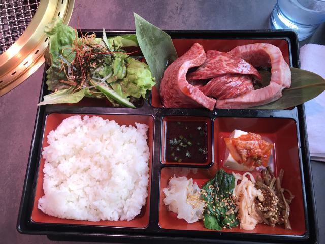 御近所に出来た、A5ランクのお肉を食べさせてくれる焼き肉Dragonの2500円の限定ランチ