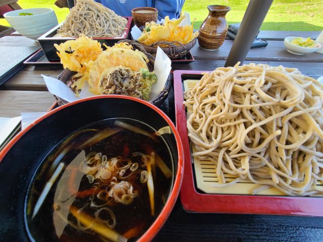 ハイジの里の帰りの川場の道の駅　ラブみたいにいっぱい食べた🎵